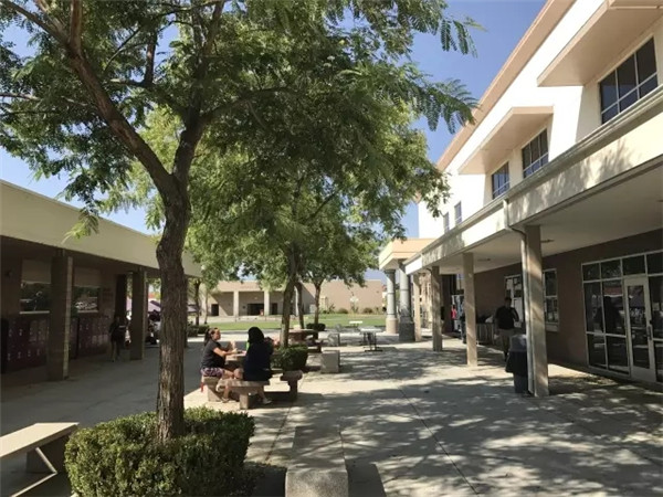 罗马琳达学院 (2).jpg