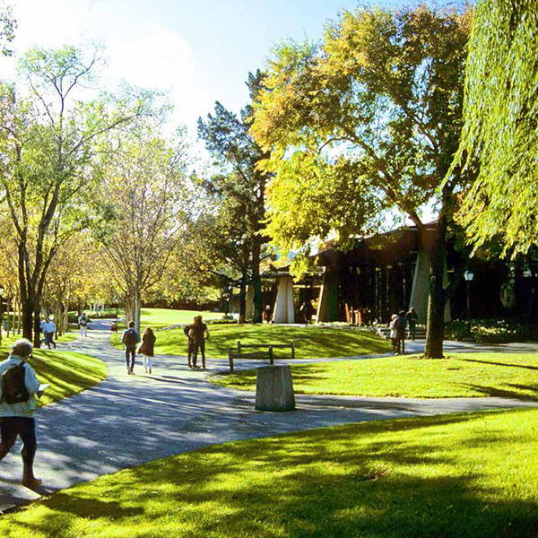 加州山麓与迪安萨社区学院.jpg