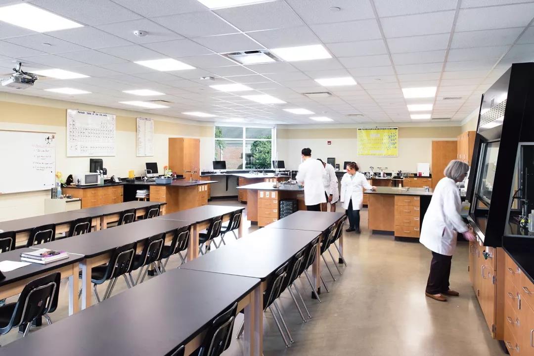 Lake Ridge Academy 雷克瑞奇学学院 (9).jpg