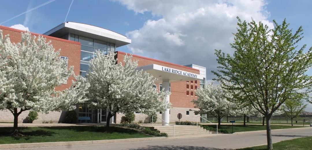 Lake Ridge Academy 雷克瑞奇学学院 (4).jpg