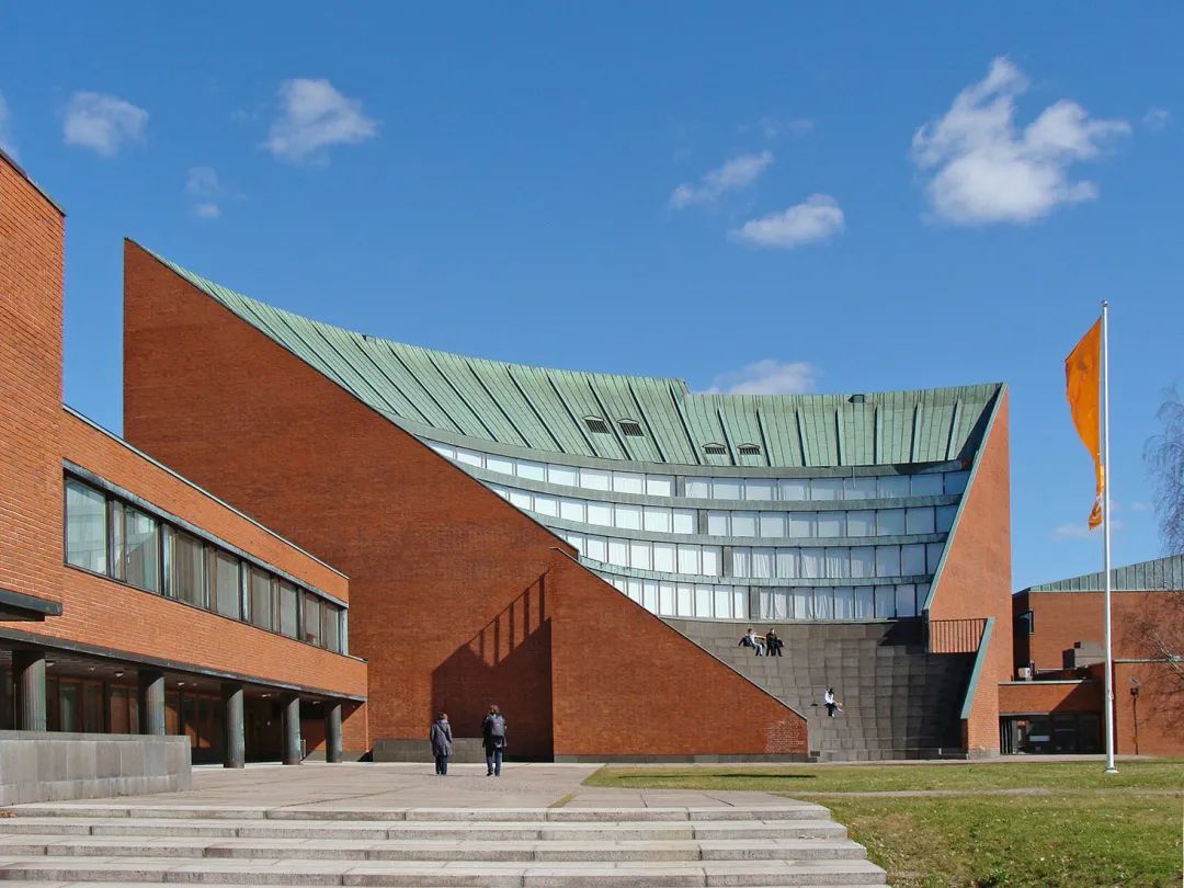 位于首都赫尔辛基的阿尔托大学.jpg