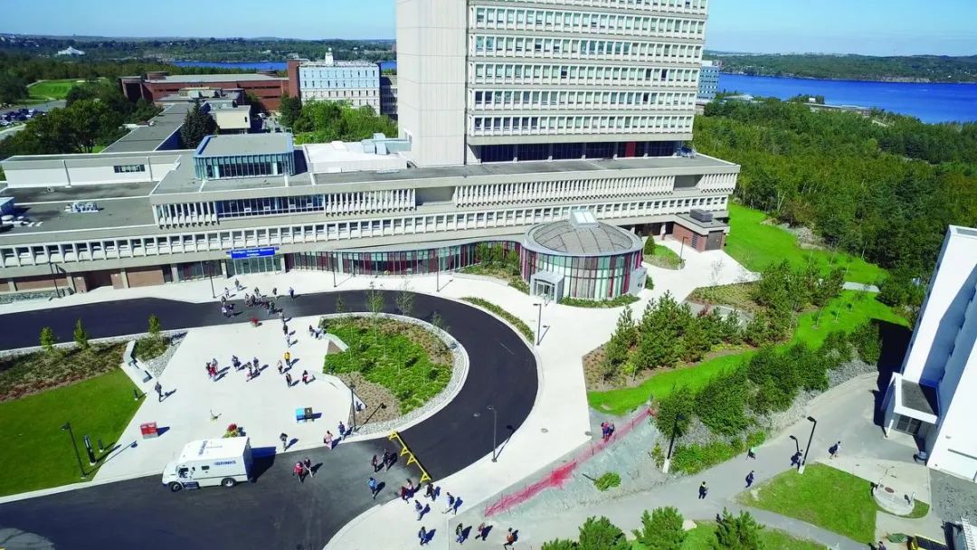 劳伦森大学管理学院.jpg
